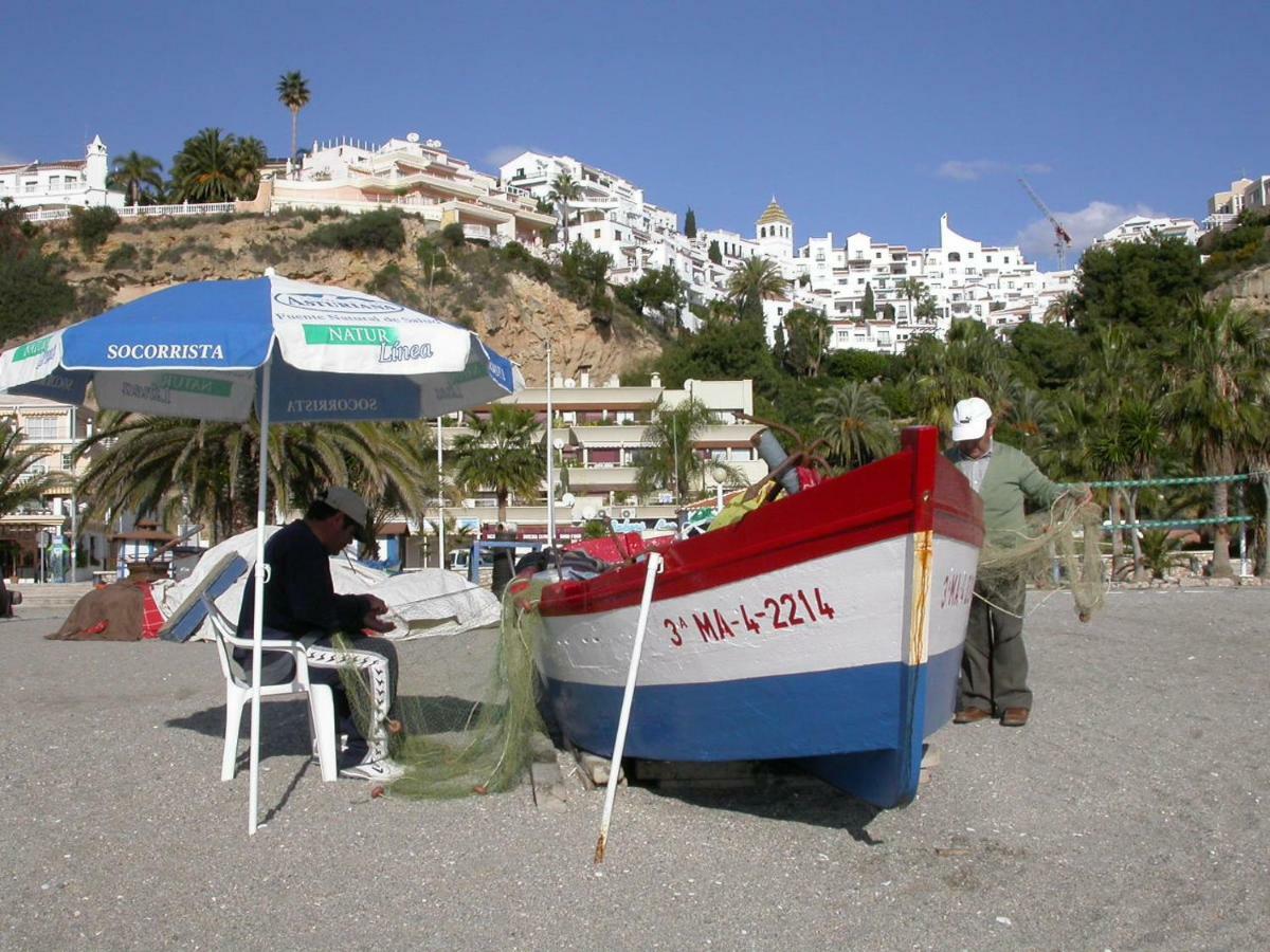 Апартаменты Capistrano Playa Relax & Enjoy Нерха Экстерьер фото